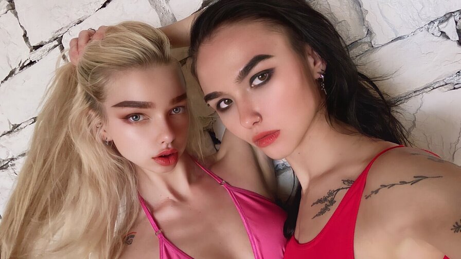 Record Nude LolaAndBlake